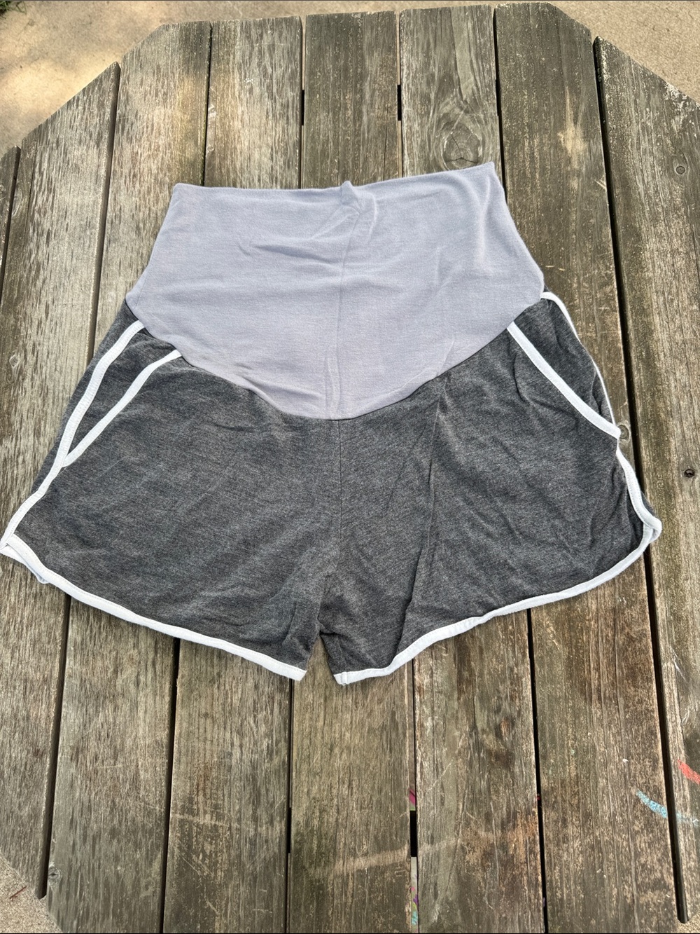 Women’s Maternity Lounge Shorts – Gray Two-Tone